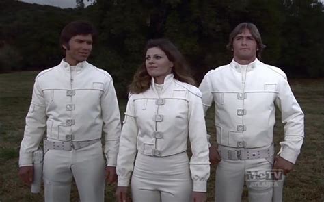 Galactica 1980: Uma Jornada Interestelar com Robôs Rebeldes e um Destino Incerto em Busca de Casa!